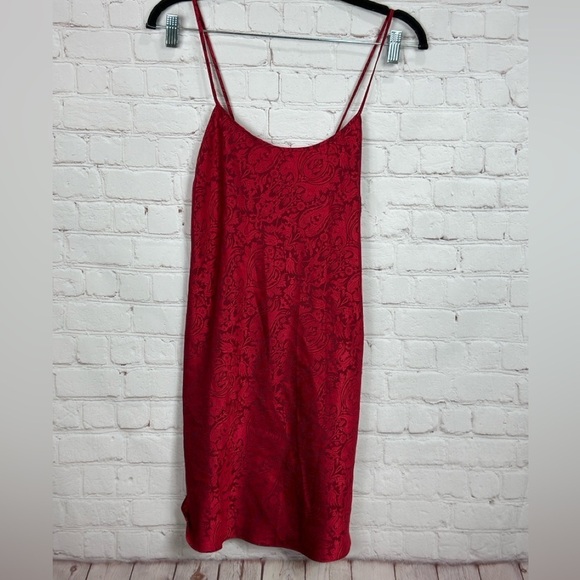 VTG Victoria’s‎ Secret red Slip dress chemise Size S - Picture 1 of 7